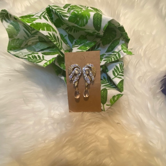 Earring - Picture 6 of 6